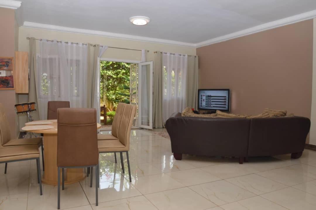 Residence Jardin Tropical Yaoundé Exteriér fotografie